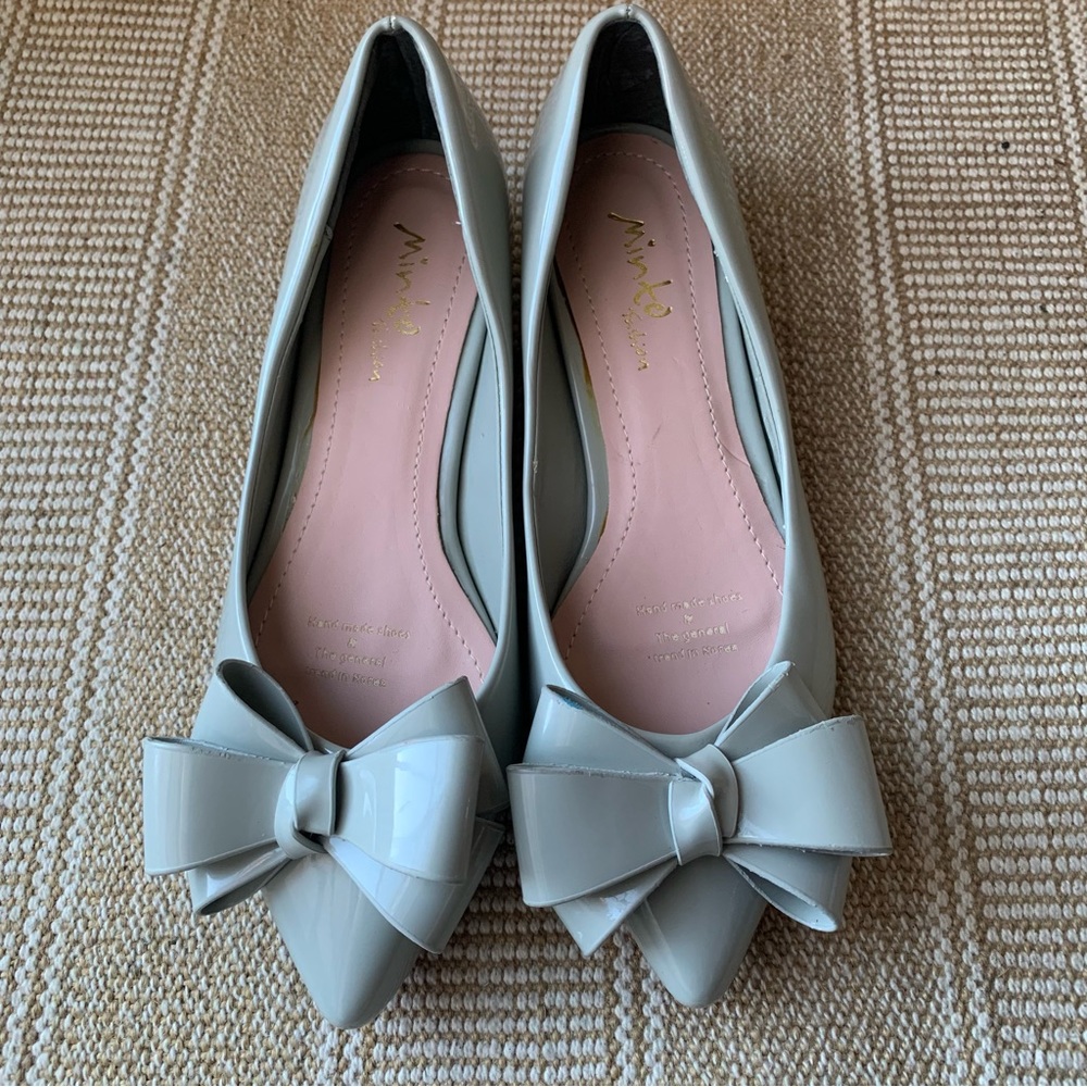 Bow Knot Pointed Toe Low Heel Pumps